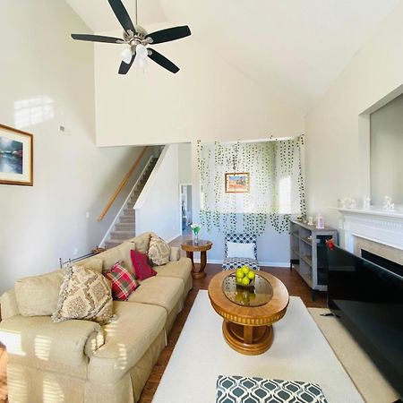 Spacious Room With Shared Bathroom Raleigh Bagian luar foto