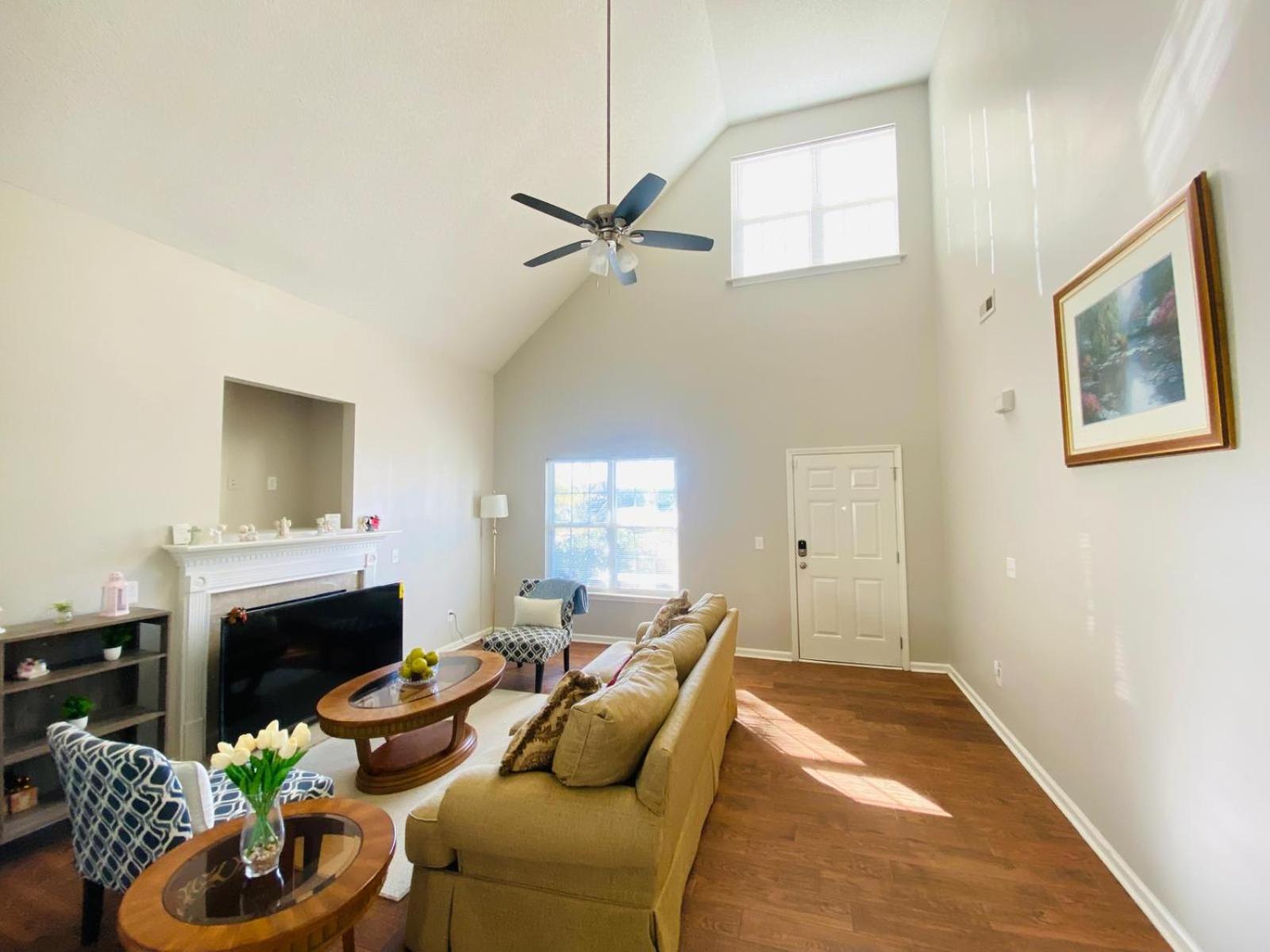 Spacious Room With Shared Bathroom Raleigh Bagian luar foto